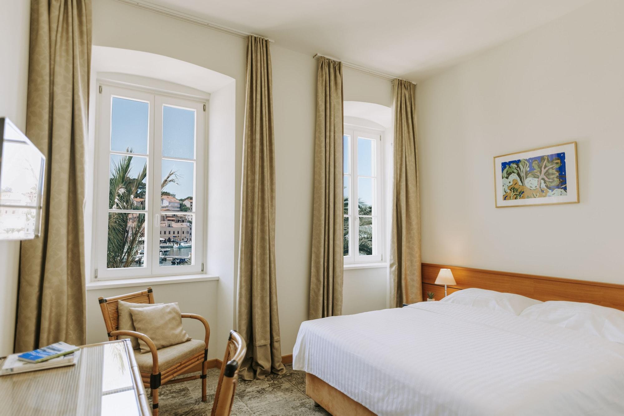 Apoksiomen Hotell 4*